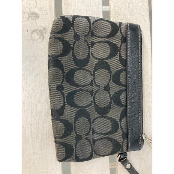 COACH SMALL BLACK GRAY SIGNATURE PRINT LEATHER TRIM WRISLTET - Picture 3 of 12